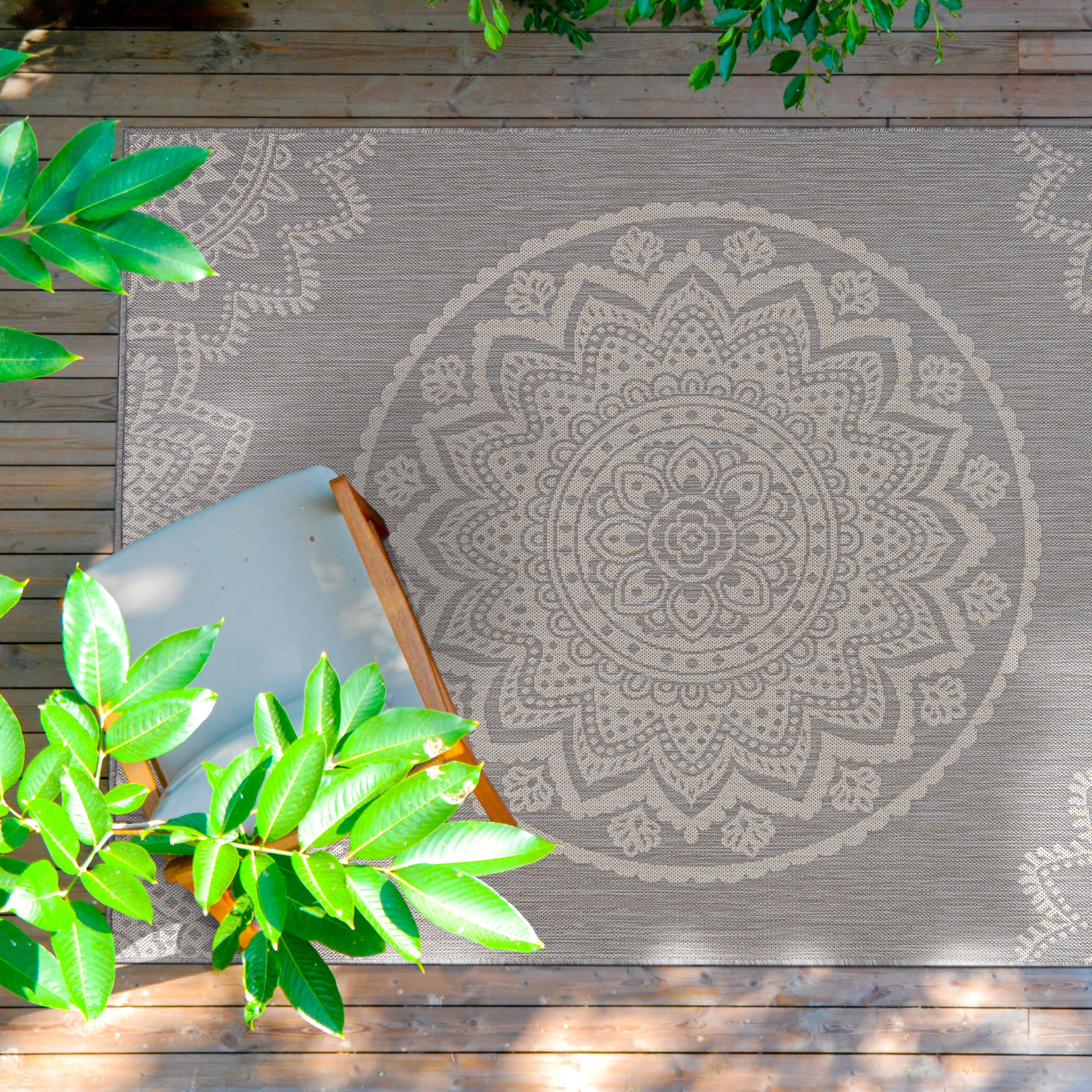 CAMILSON Indoor Outdoor Rug, 6' x 9' Grey Medallion Area Rugs