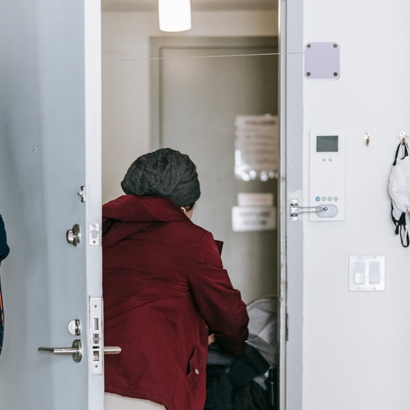 LOLIPPYY White Automatic Door Closer Self Closing Mechanism for Smooth Auto Close, 1 Piece Door Hardware