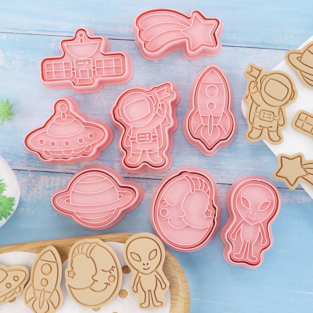  Space Cookie Cutters Shapes Set 9-Piece Crescent Moon, Star,  Spaceship & UFO, Sun, Rocket, Space Shuttle, Planet & Saturn, Astronaut,  Alien Astronomy Cookie Cutter Baking Mold for Kids First Birthday: Home