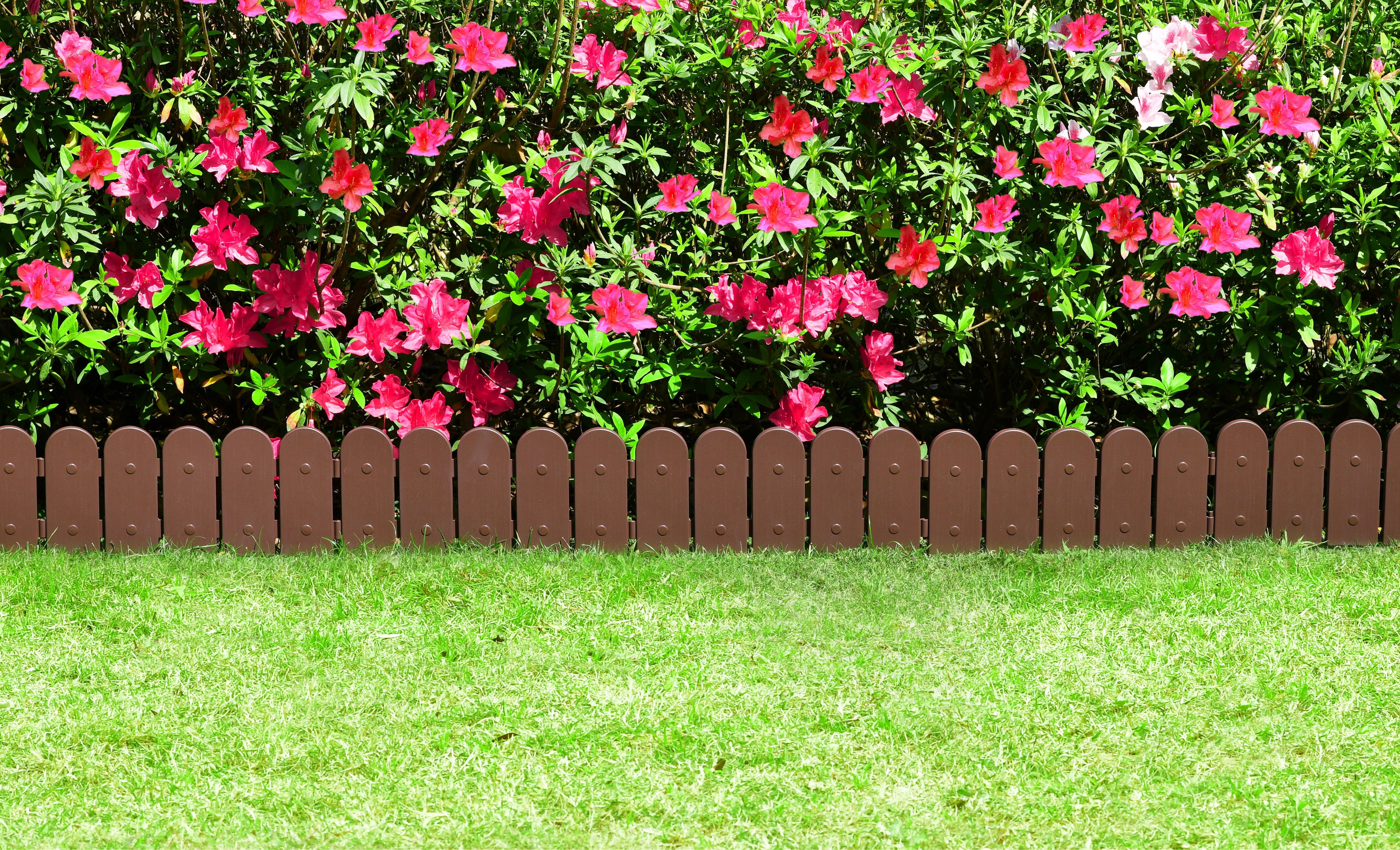Evelyne Garden Border Edging: Wooden Fence Design - 8pcs Brown Yard Landscaping Fence Liner Lawn Edge Barrier - 10ft Kit of Decorative Lawn Landscape Panels Elements - GMT-10374-A08