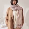 thumbnail image 3 of Bufanda de cachemira para mujer para otoño e invierno: bufandas ligeras para mujer, chales y envolturas grandes y suaves de dos tonos, 3 of 5