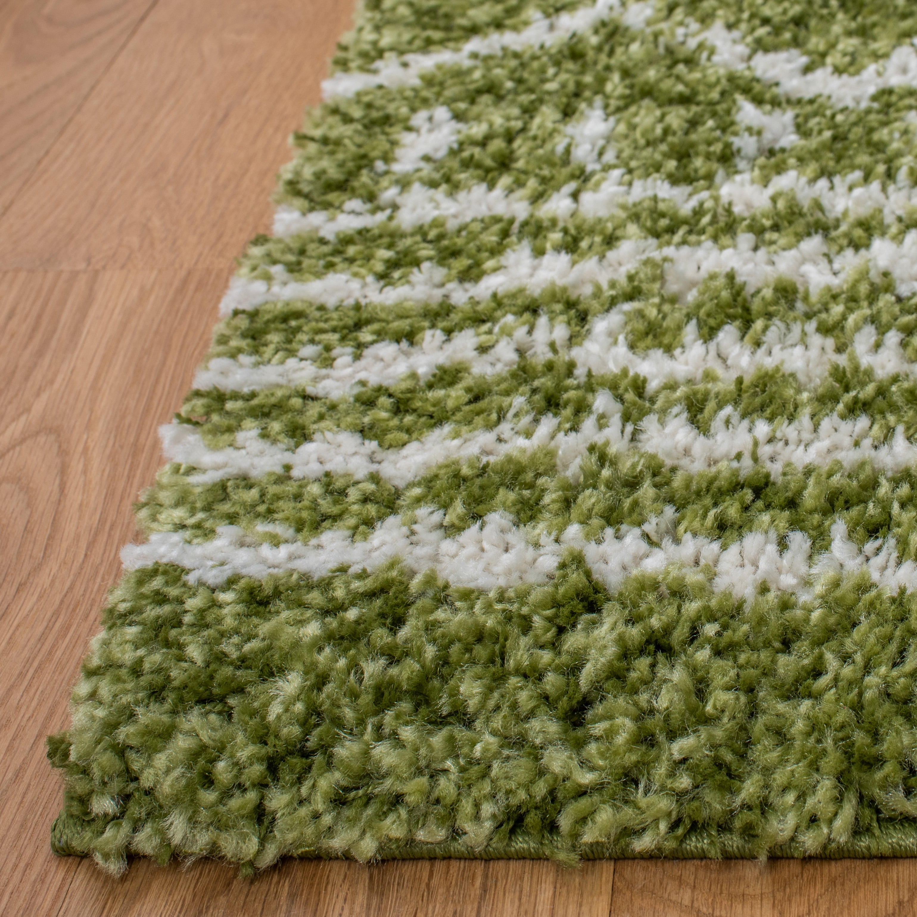 SAFAVIEH Arizona Teagan Geometric Shag Area Rug, Green/Ivory, 8' x 10'