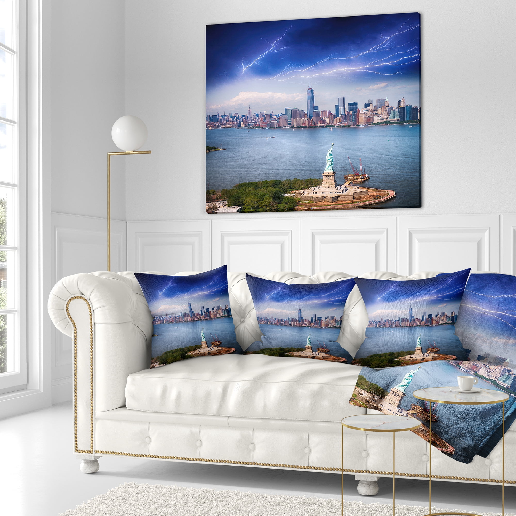 Designart Statue of Liberty and Skyline - Cityscape Photo Throw Pillow - 18x18