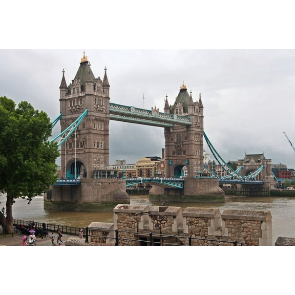 In 50 Buildings: London's North Bank in 50 Buildings (Paperback)