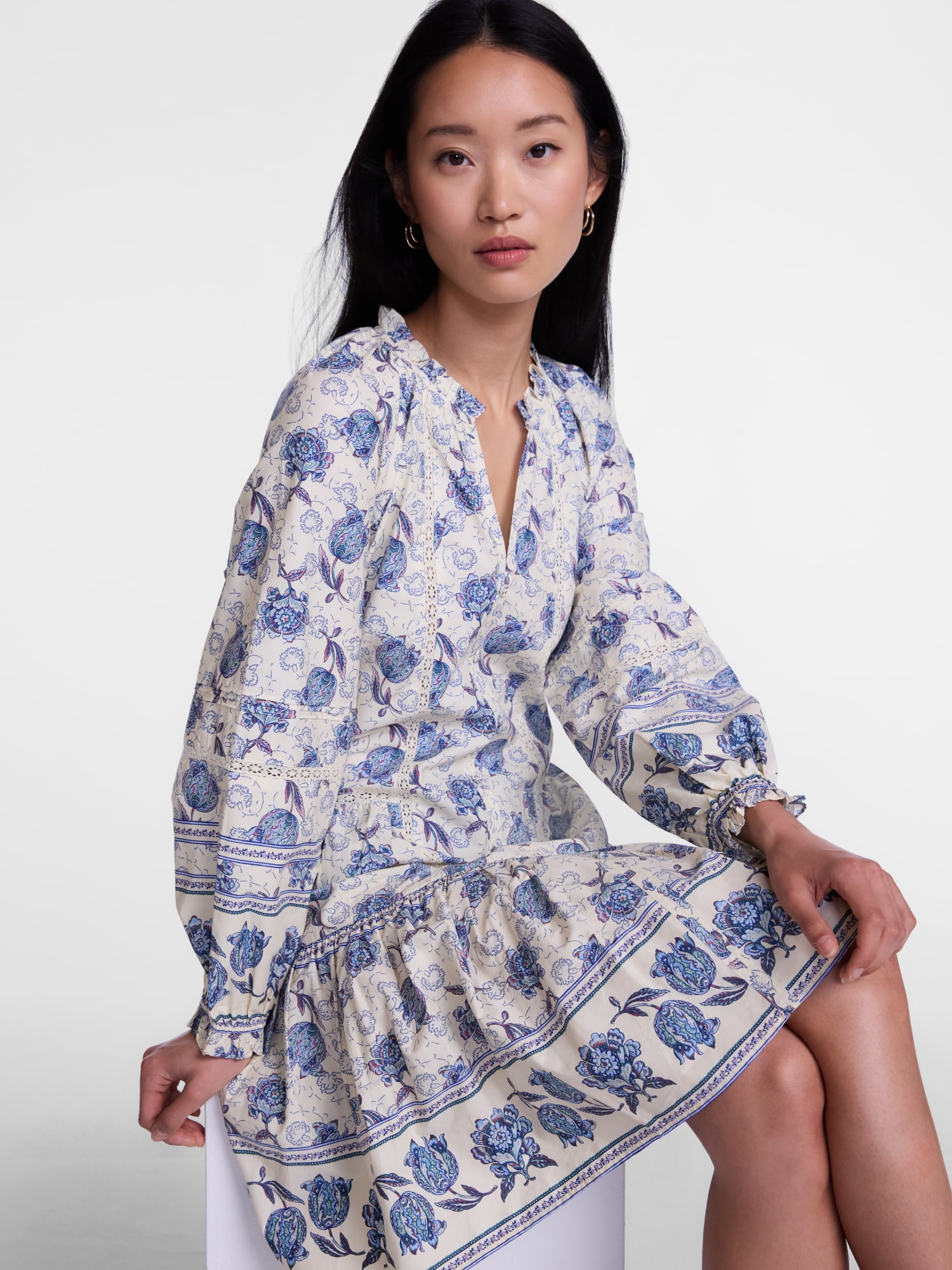 Scenario Women's and Women's Plus Tiered Hem Dress with Long Sleeves, Sizes XS-4X