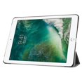 thumbnail image 3 of Funda de cuero con tapa horizontal y textura Custer para iPad 9.7 (2018) y iPad 9.7 (2017), con tres pliegues y función de suspensión/activación (negra), 3 of 5