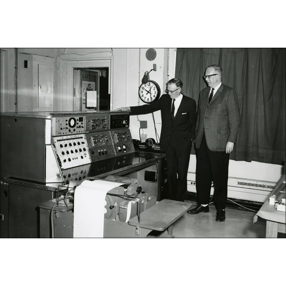 24"x36" Gallery Poster, SEAC Computer, computer history