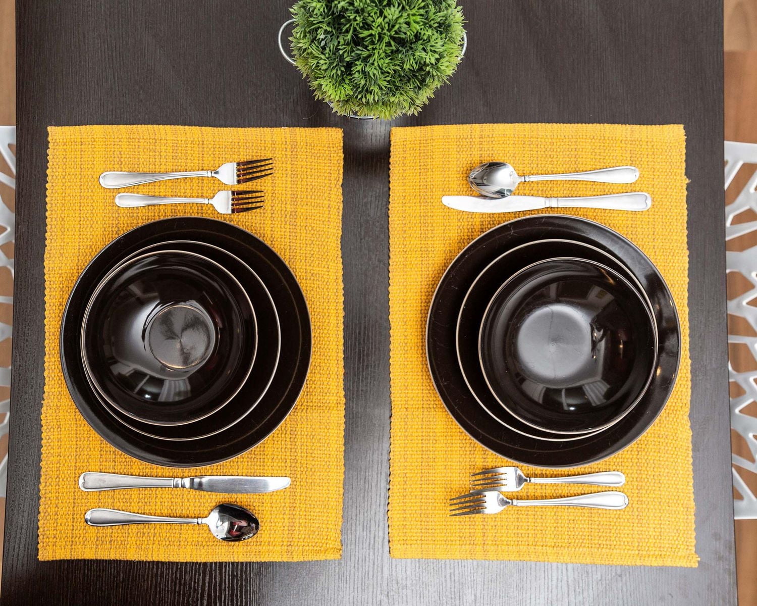 Fabstyles Casual Classic Cotton Placemats Set of 4 Machine Washable Heavyweight Table Mats Perfect for The Kitchen and Dining Table or Outdoor Tables
