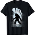 thumbnail image 1 of Camiseta Divertida de Mujer con Huella de Pie Grande y Luna en la Luz de la Luna, 1 of 7