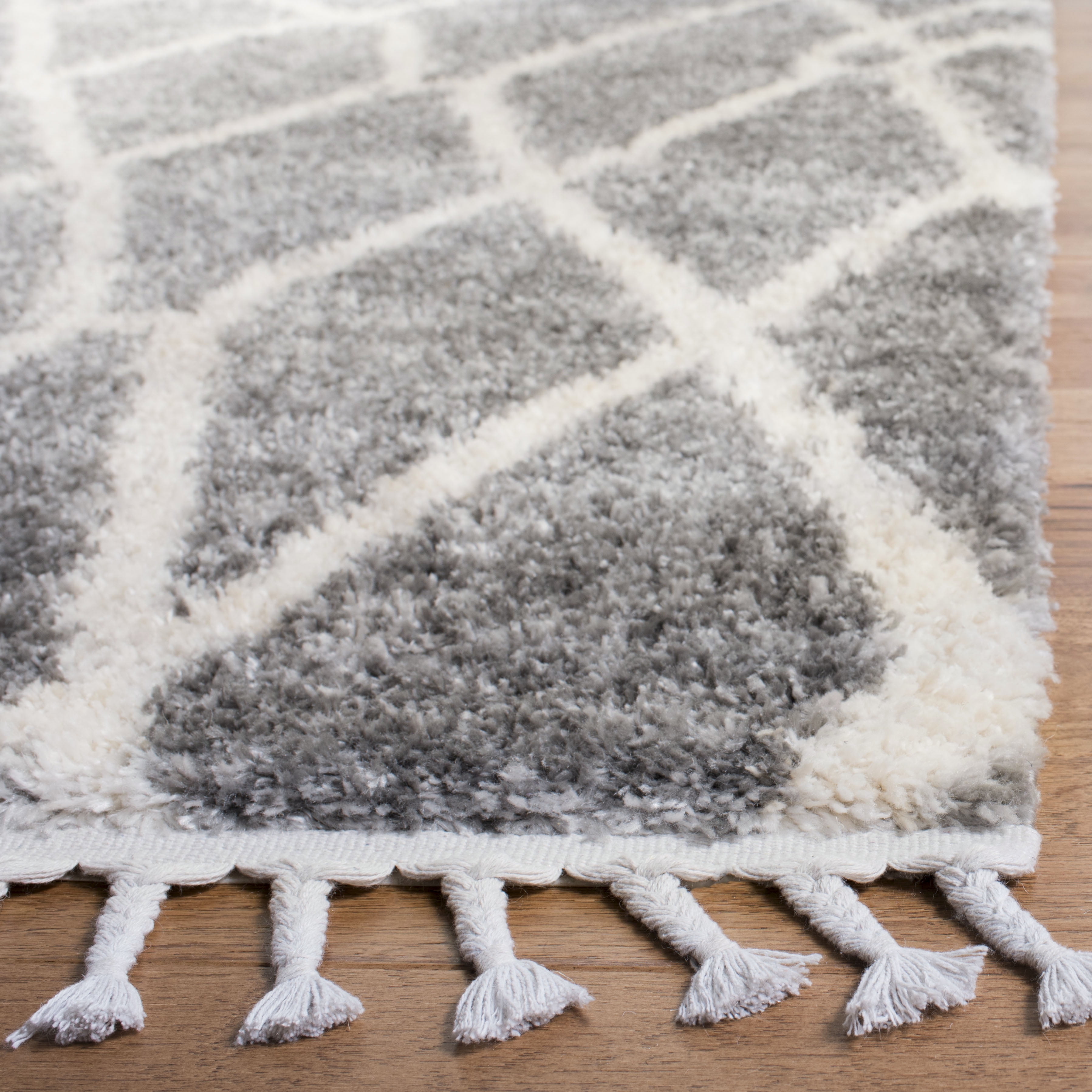 SAFAVIEH Berber Fringe Amyas Geometric Shag Runner Rug, Gray/Cream, 2' x 8'