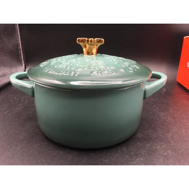 Le Creuset Christmas Tree Noel Mini Cocotte With Star Knob Artichaut 24 oz