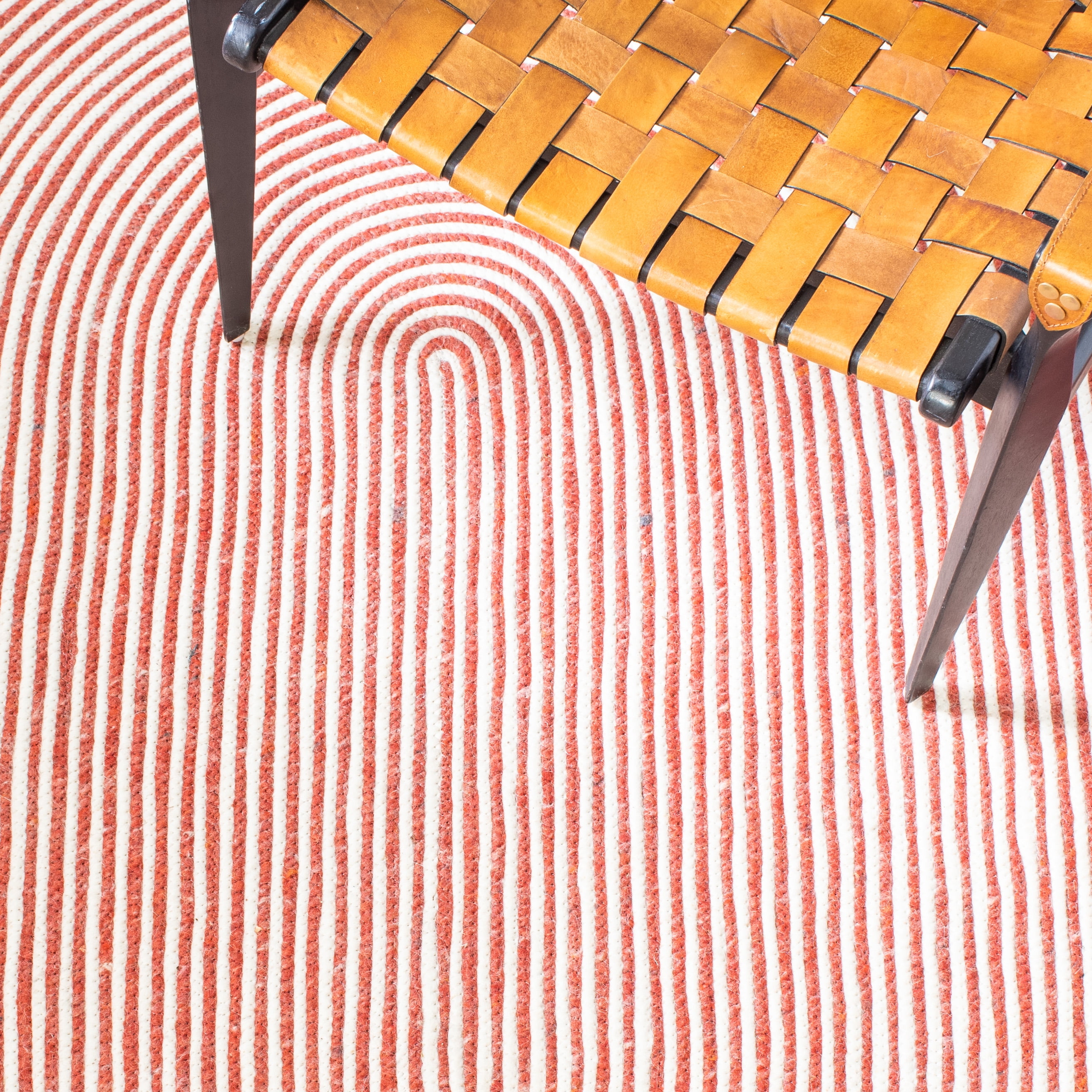 SAFAVIEH Braided Lars Geometric Reversible Area Rug, Red/Ivory, 5' x 5' Round