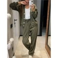 thumbnail image 4 of Conjunto Deportivo de Dos Piezas para Mujer: Top de Larga con Cuello en V y Botones, y Pantalones Deportivos. Conjunto Moderno para Otoño e Invierno. Verde L, 4 of 5