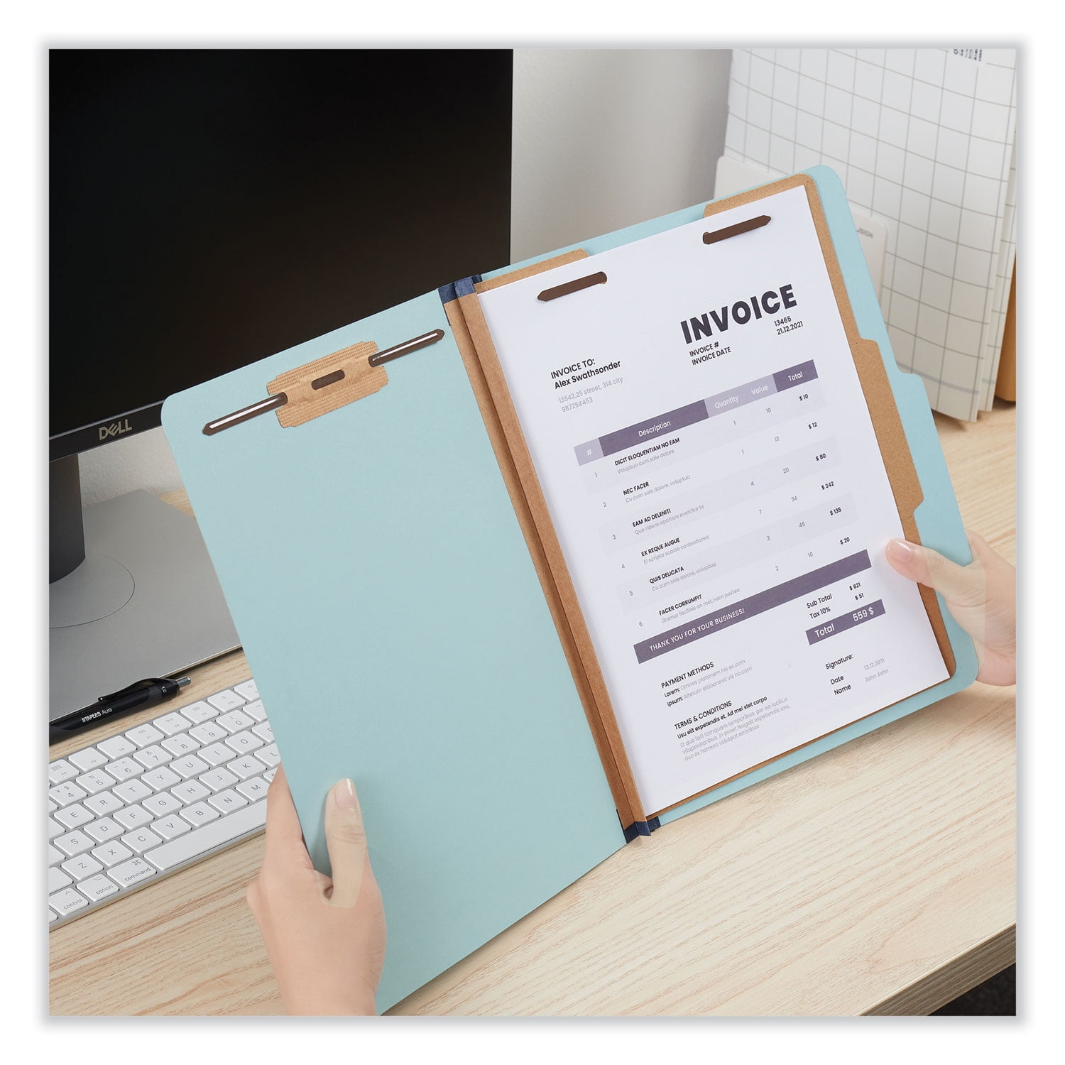 Universal UNV10404 1.75 in. Expansion 1 Divider 4 Fasteners Letter Size Four-Section Pressboard Classification Folders - Light Blue (20/Box)