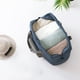 thumbnail image 4 of Bolsa de viaje plegable para mujeres y niñas, ligera, de 30 l, para gimnasio, equipaje de mano plegable con asa, poliéster, 45 x 35 x 19 cm., 4 of 6