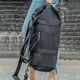 thumbnail image 4 of Bolso deportivo de malla grande con correa al hombro - Bolsa de deporte grande para equipamiento, viajes y lavandería - Mochila seca resistente al agua para nadar, playa, acampada - Rosa/negro, 4 of 5