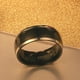 thumbnail image 2 of ZHAOCHENG Anillo de 8 mm para hombre con letras pulidas en negro, aspecto moderno y atractivo, anillo para boda, 2 of 5