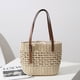 thumbnail image 2 of Bolso Bolso tejido ahuecado a la moda Bolso de gran capacidad y correa ajustable (Beige), 2 of 8