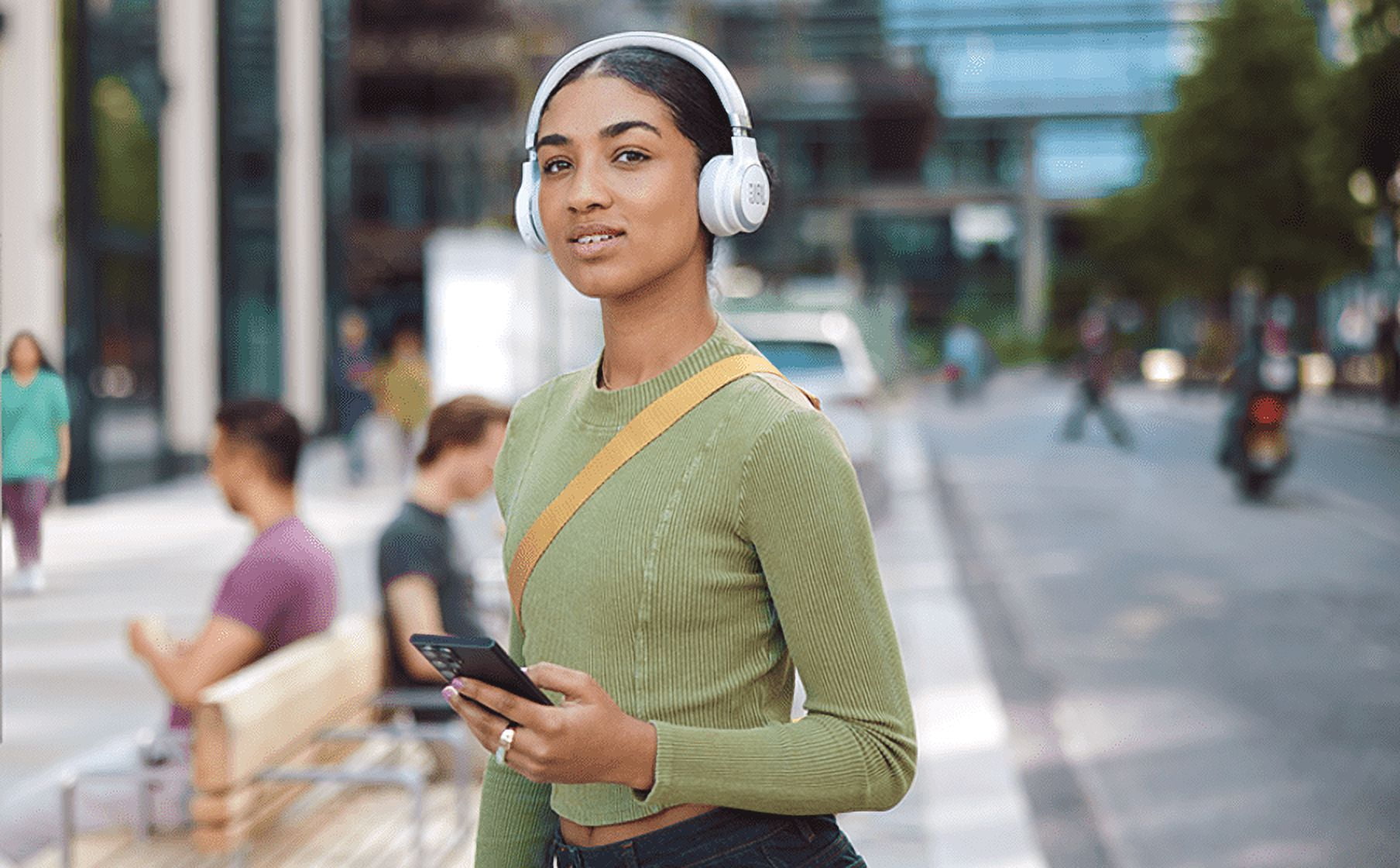 JBL Live 670NC - Wireless On-Ear Headphones