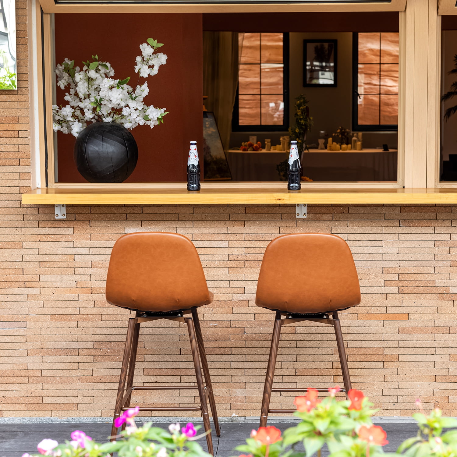 Lot de 2 tabourets de bar pivotants d'extérieur Homy Casa, design moderne du milieu du siècle, sièges rembourrés en cuir synthétique pour jardin et terrasse, cognac