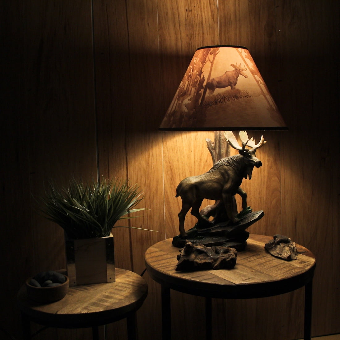 Zeckos North American Bull Moose Table Lamp w/ Shade