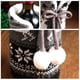 thumbnail image 5 of Funda navideña para botellas de vino - diseño de pompones tejidos en rojo, decoración festiva para hogar y restaurantes, 5 of 6