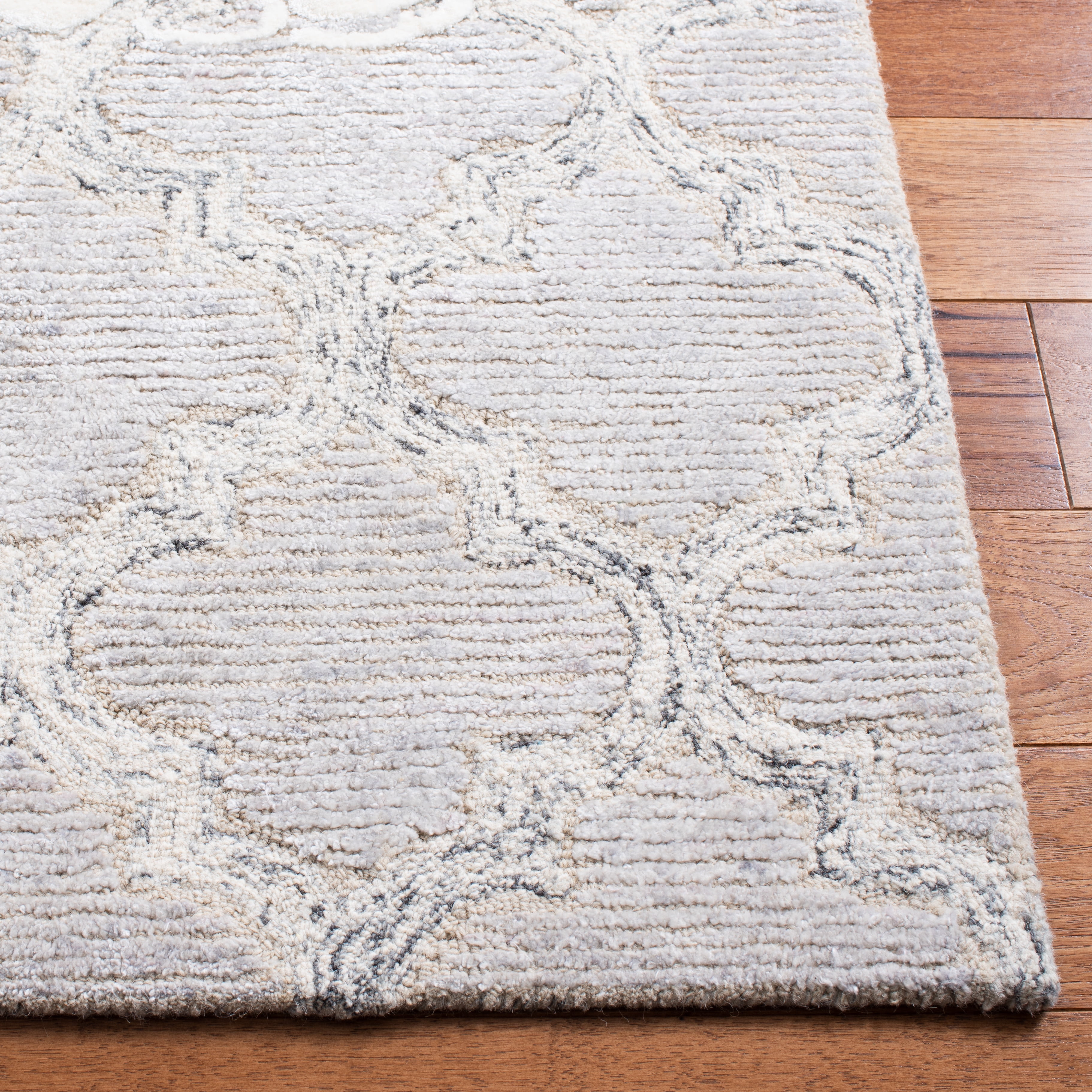 SAFAVIEH Glamour Jaye Floral Runner Rug, Silver/Ivory, 2'3" x 8'