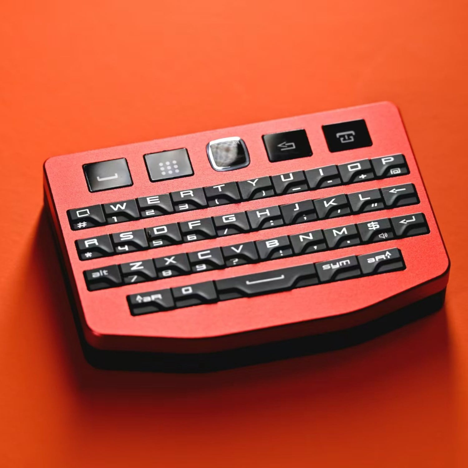 Winmaxle Dual Mode Wireless Bluetooth USB Keyboard, BlackBerry Style QWERTY Keypad for PC Android IOS Tablet