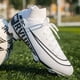 thumbnail image 1 of Botines De Fútbol Elásticos De Parte Superior Alta Con Punta, Zapatillas De Fútbol Transpirables Antideslizantes Resistentes Al Desgaste, Zapatos Deportivos De Competición De Entrenamiento Profesional, 1 of 3