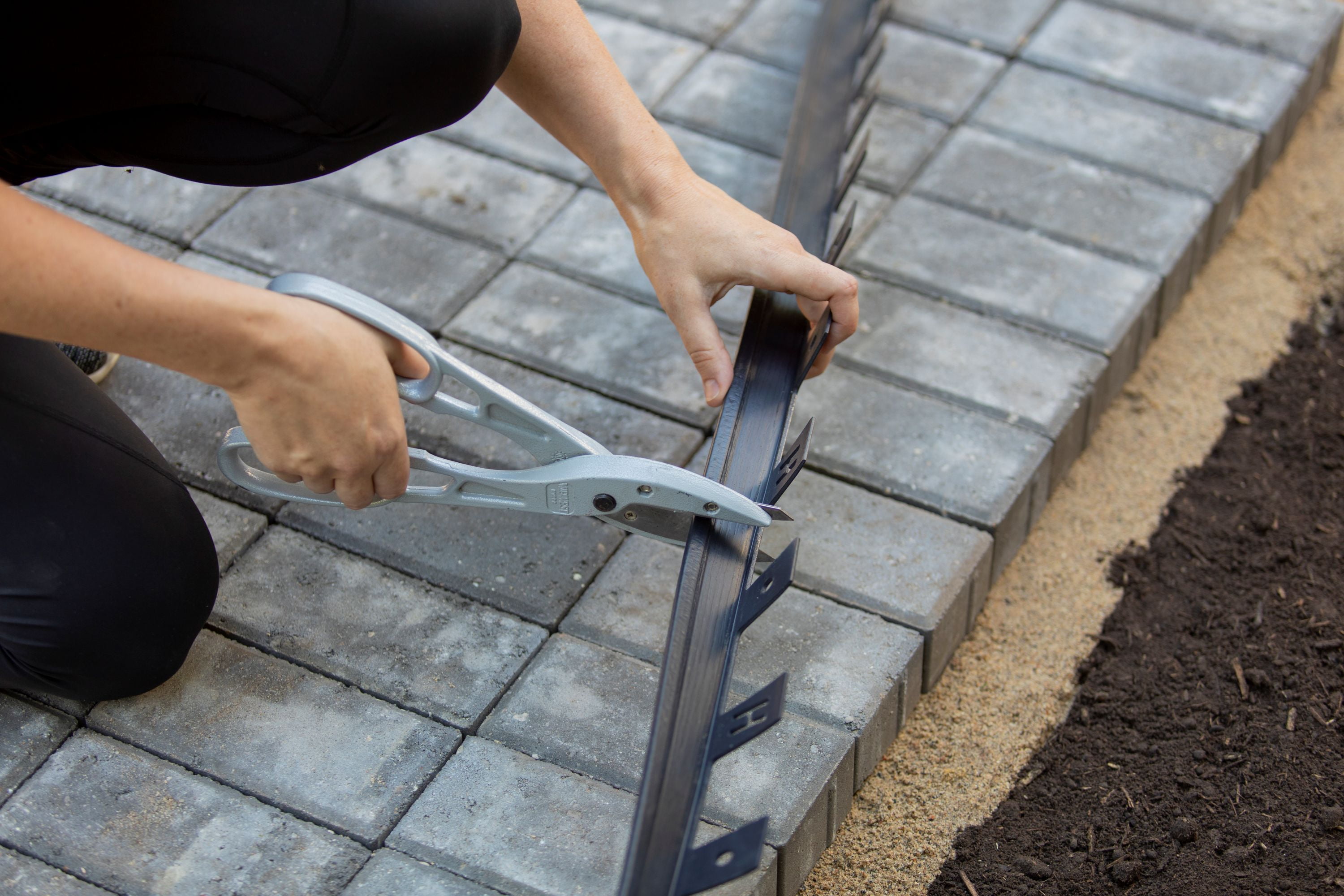 Master Mark Plastic Paver Edging, 1.5 in. x 60 ft., Black, Flexible Landscape and Garden Edging Border, 47260-1