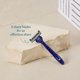 thumbnail image 4 of Maquinillas de afeitar desechables Harry's de 3 hojas para hombre, 12 unidades, 4 of 8