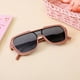 thumbnail image 1 of Gafas de sol de una pieza para niños, gafas de sol de moda, gafas de sol para niños a prueba de rayos UV, gafas de sol de regalo de cumpleaños para tiroteos callejeros, 1 of 6