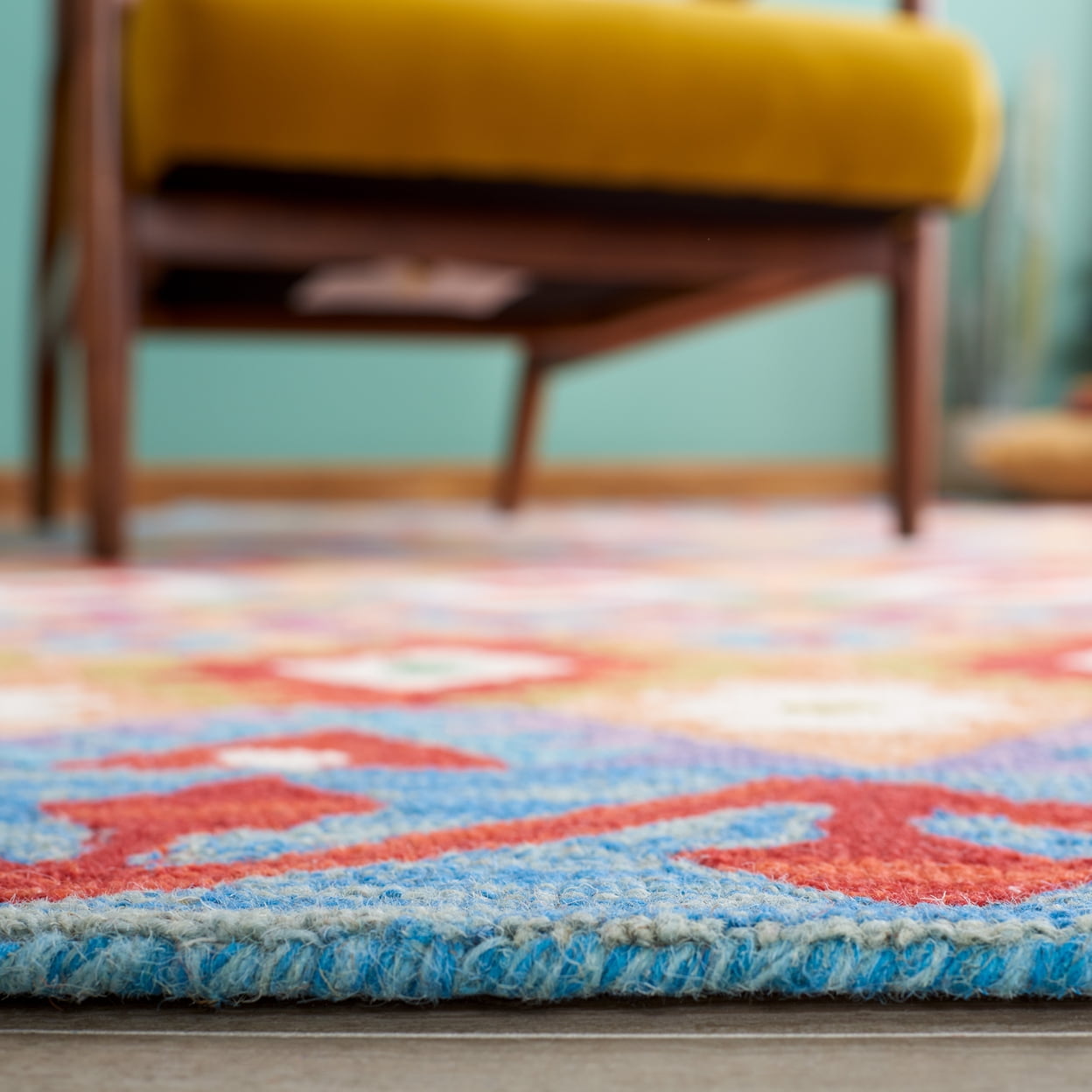 SAFAVIEH Aspen Oralee Geometric Area Rug, Light Blue/Beige, 7' x 7' Round