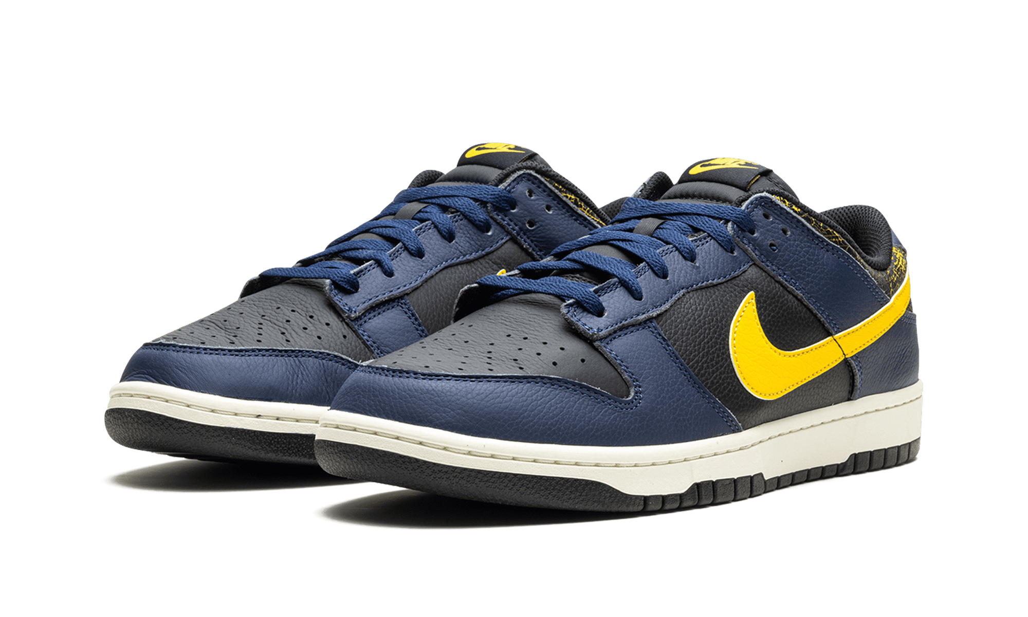 nike mens dunk low michigan