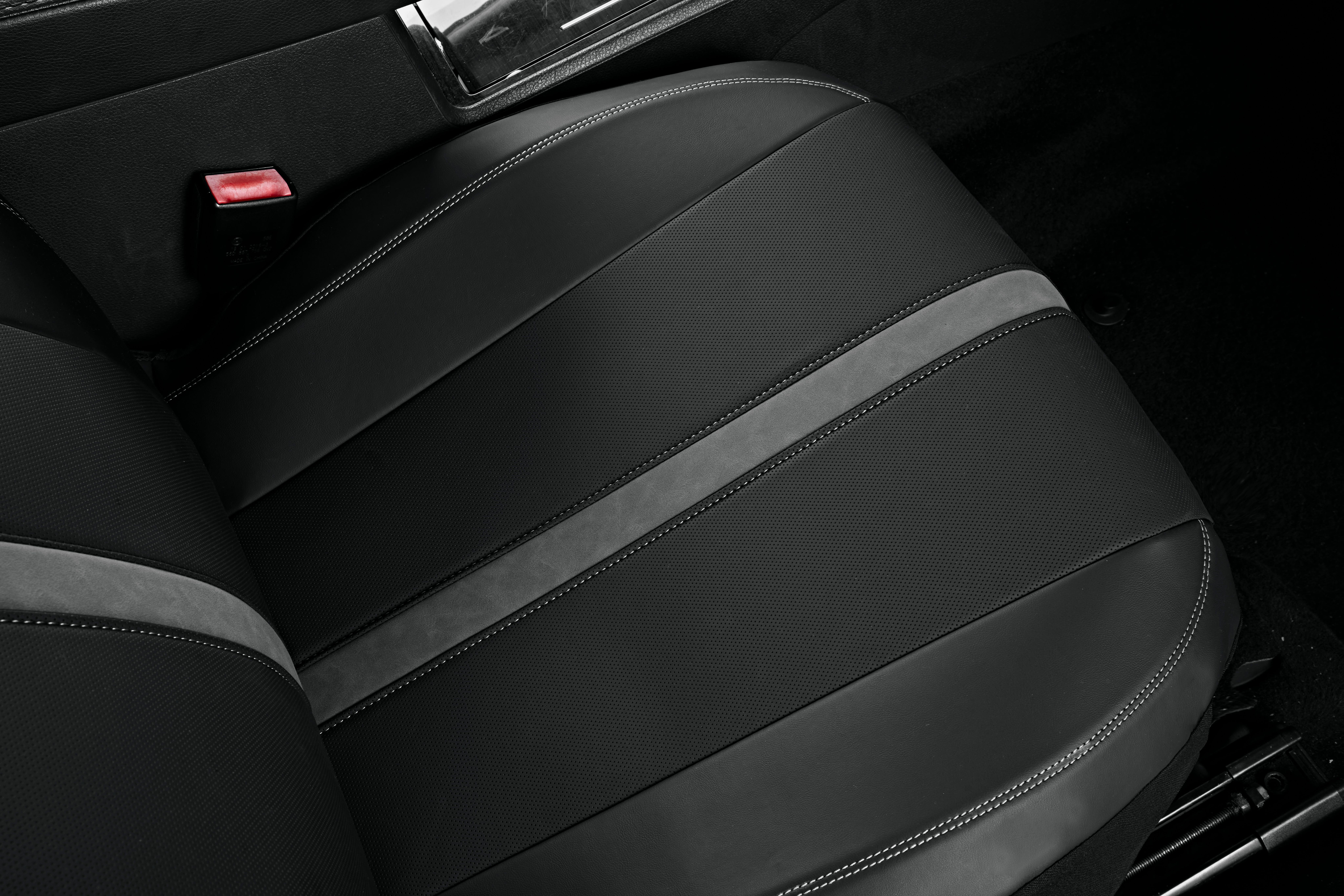 AUTO DRIVE 2PC STRIPE GREY SEAT COVER – UNIVERSAL FIT, ASSEMBLED PRODUCT 24SC161