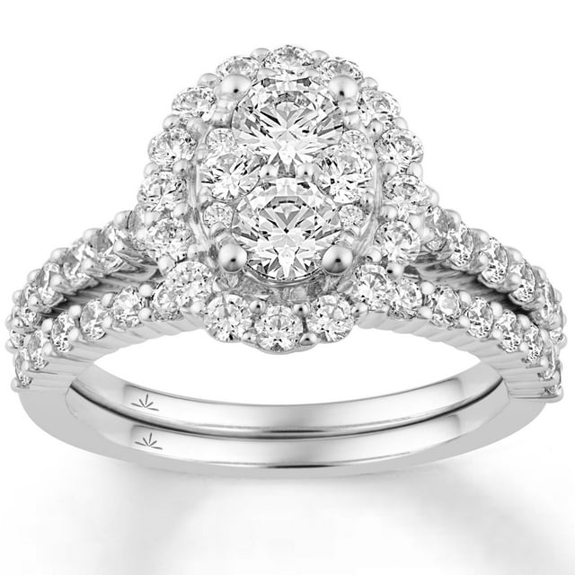 2.0 CT. T.W. Round Cut Halo Diamond Ring & Band Set in 14K Gold