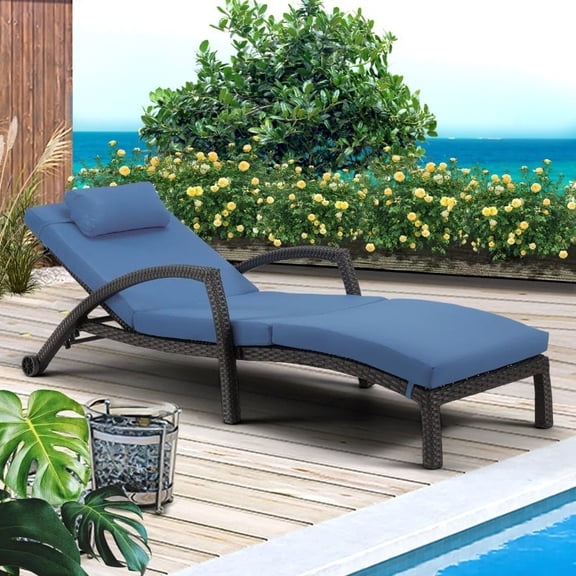 Set of 2 Outdoor Wicker Chaise Lounge Chairs with Cushions, 5-Position Adjustable Patio Rattan Recliners with Wheels for Pool, Garden & Balcony