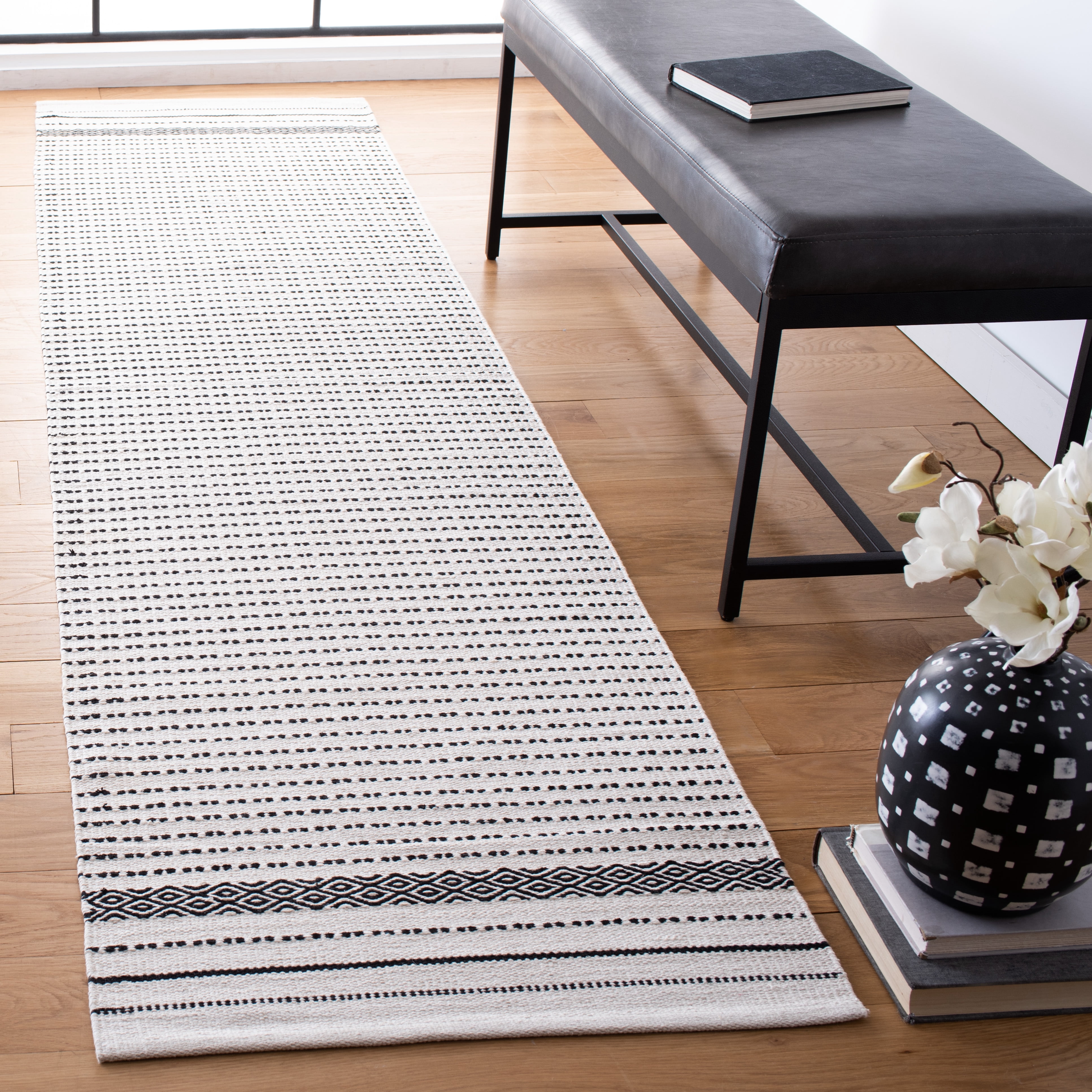 SAFAVIEH Kilim Ksenija Striped Cotton Runner Rug, Ivory, 2'3" x 7'