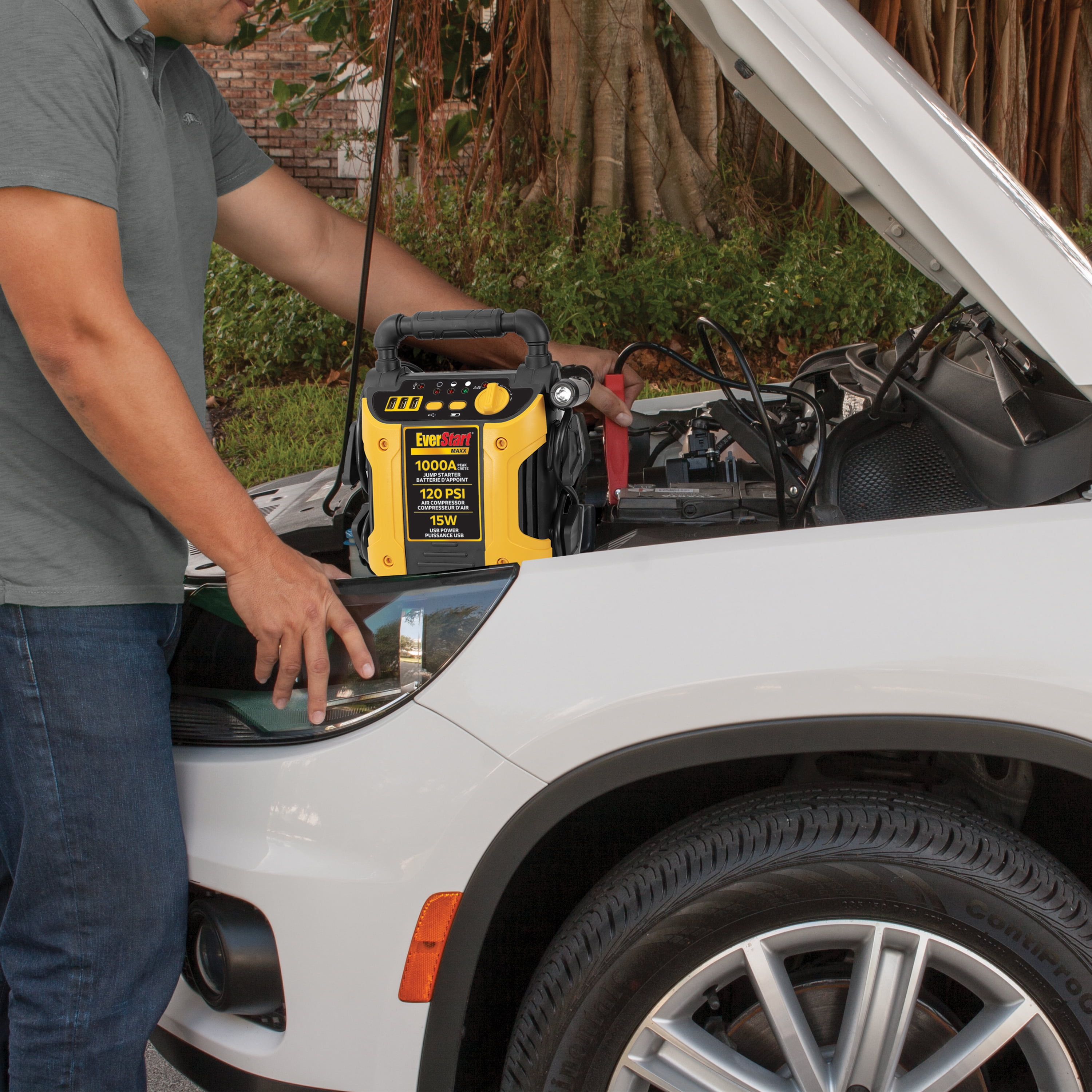 EverStart 1000 ampères de pointe avec triple ports USB-A (3.1A) et compresseur 120 PSI