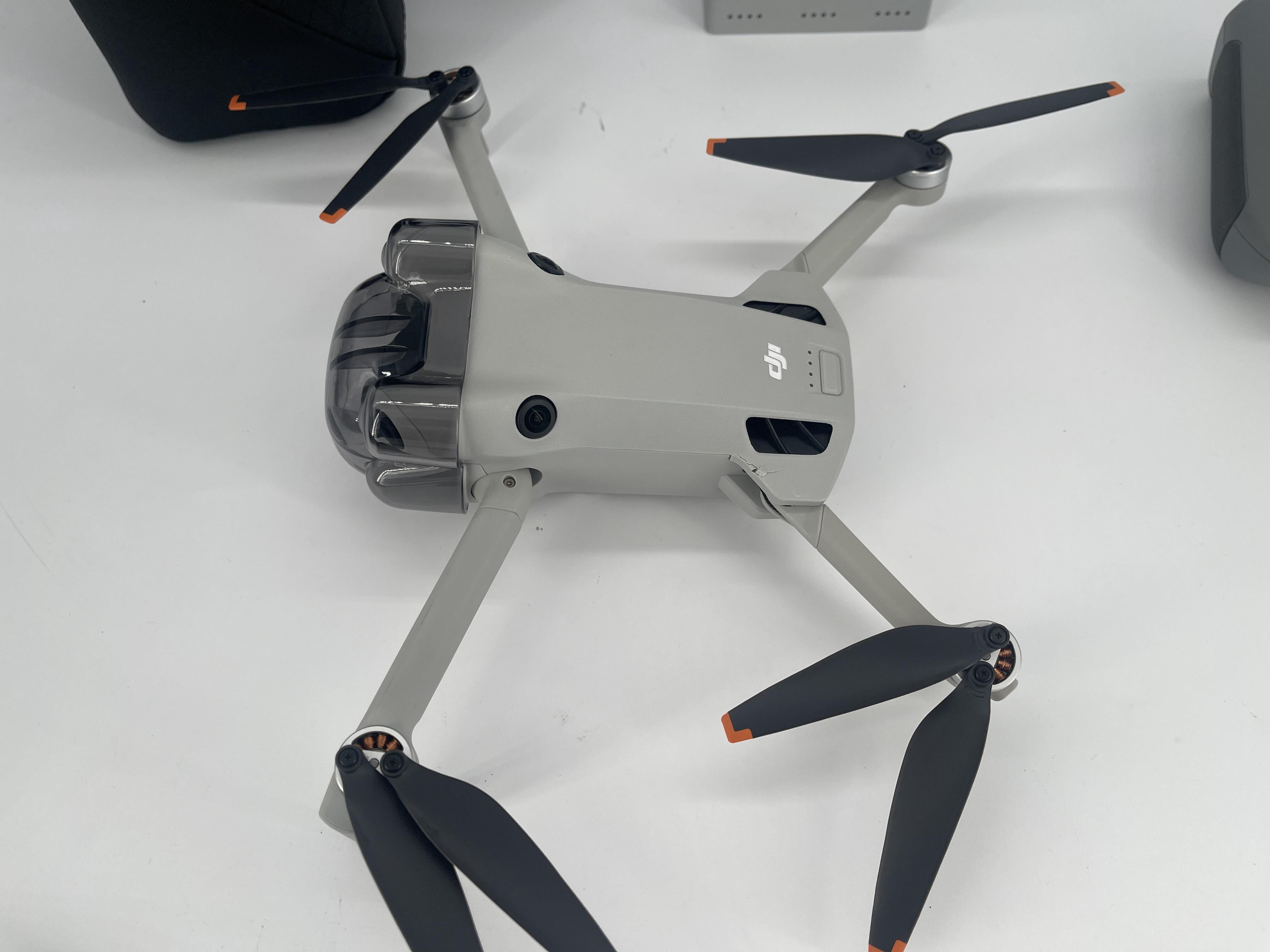 Pre-Owned DJI Mini 4 Pro Fly More Combo Drone with RC 2 + 3 Batteries / NEW
