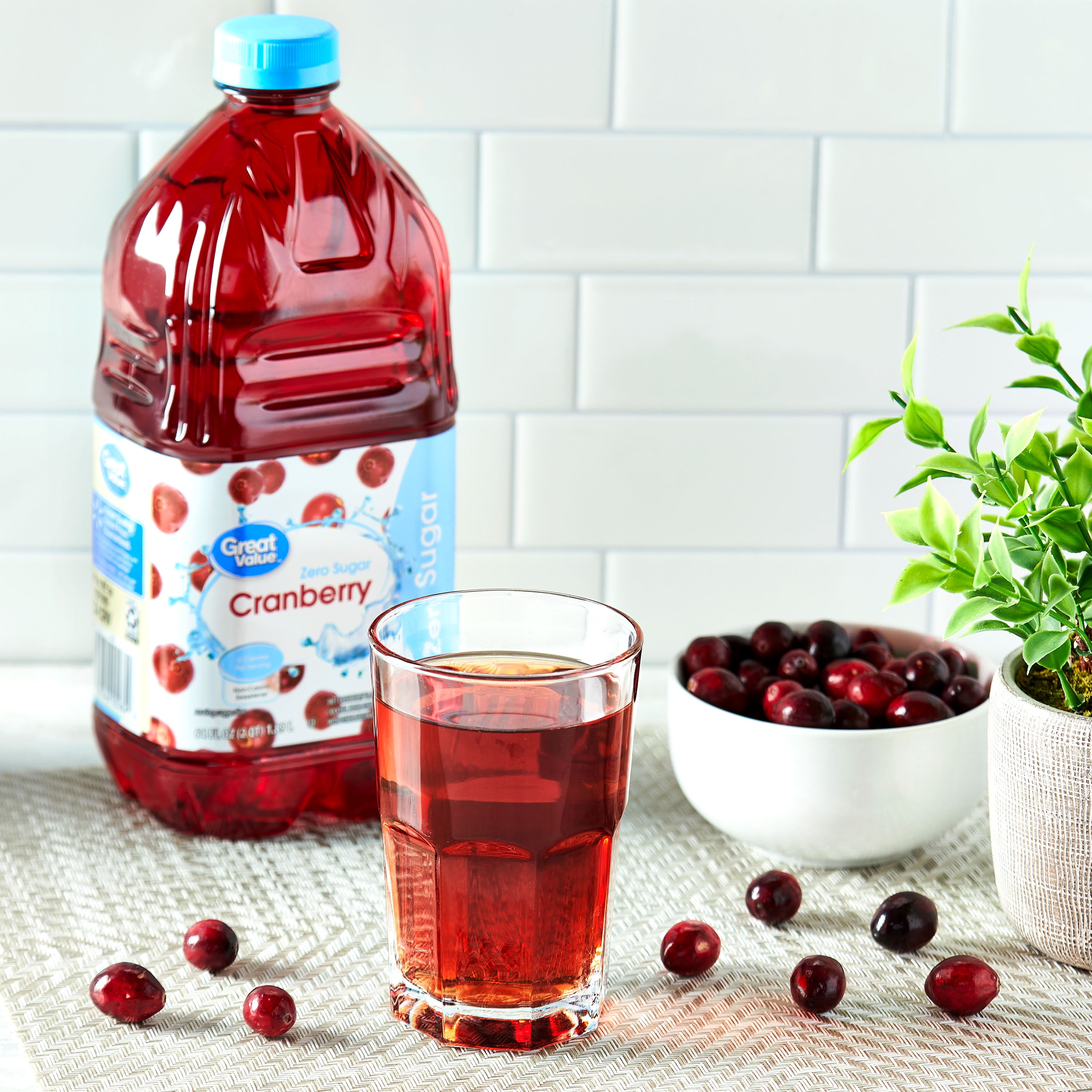 Great Value Zero-Sugar Cranberry Cocktail, 64 fl oz