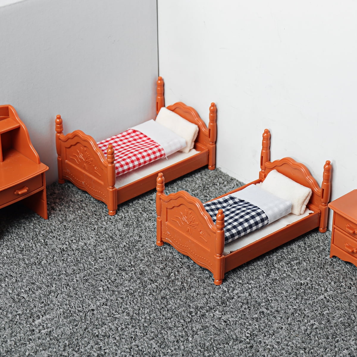 diy dollhouse bedroom