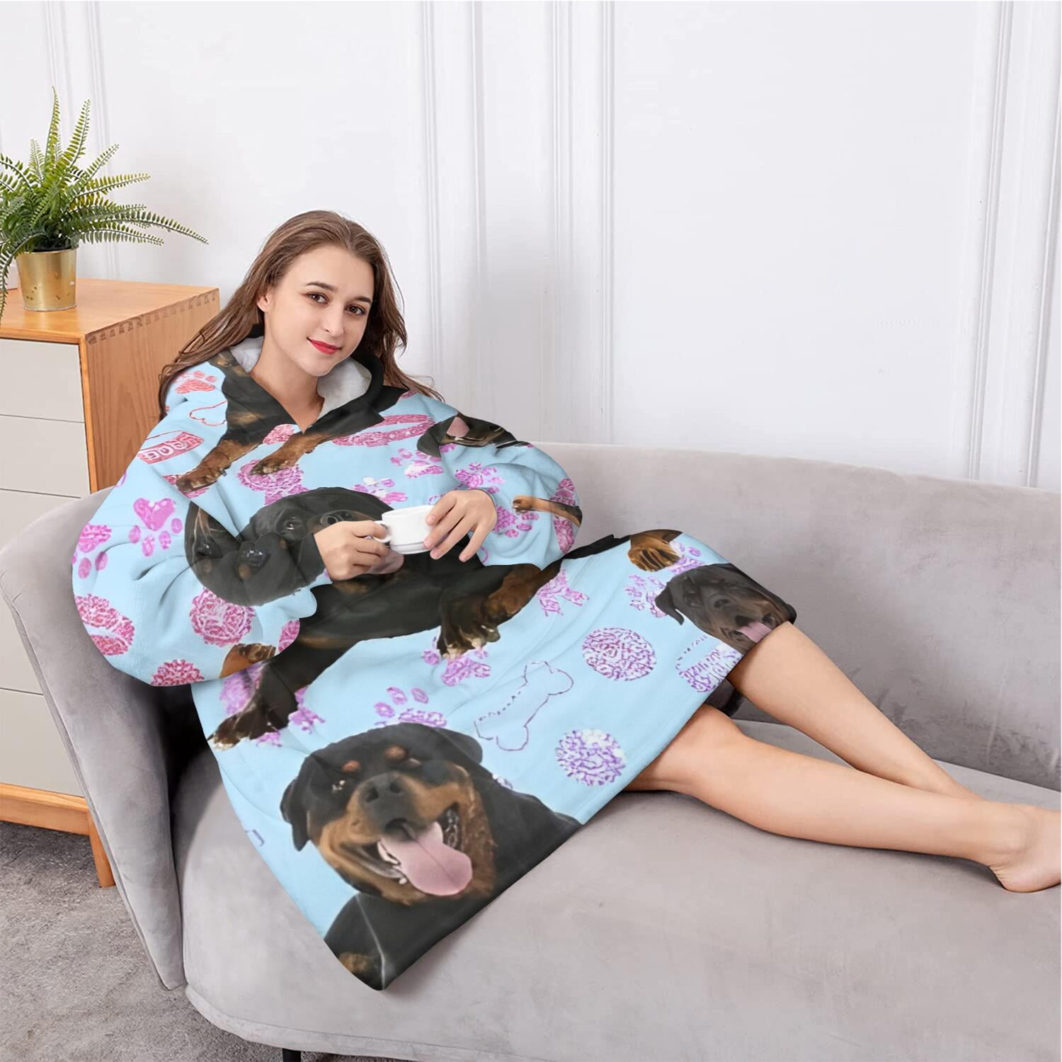 Oversized Wearable Blanket Hoodie,Rottweiler Dogs Sherpa Blanket Hoodie with Super Pockets,Super Warm Fuzzy Pullover for Women & Men