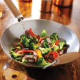 thumbnail image 3 of Cocina asiática Wok Helen's de acero al carbono y bambú, 35,56 cm, 3 of 4