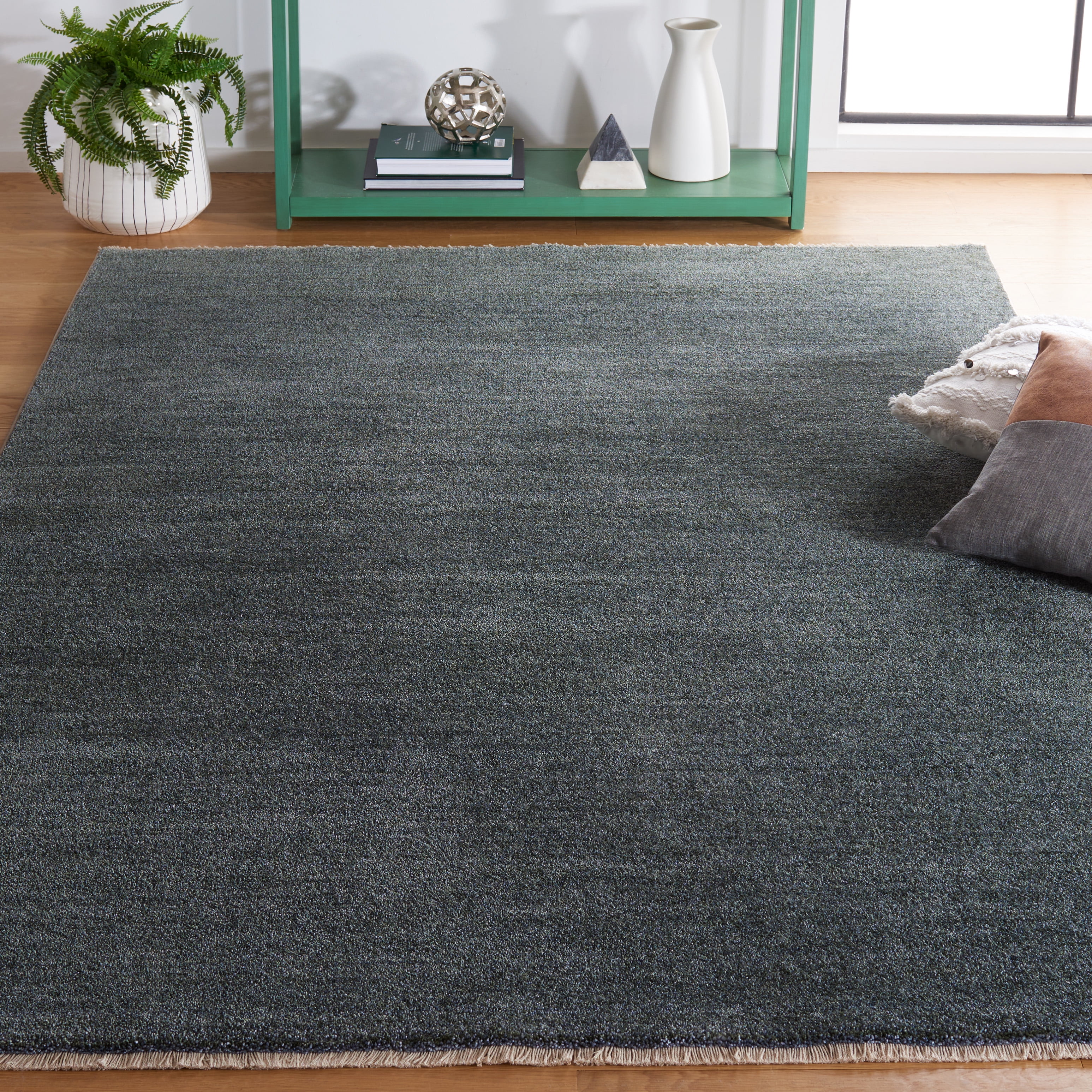 SAFAVIEH Lasa Laura Solid Polyester Area Rug, Green, 8' x 10'