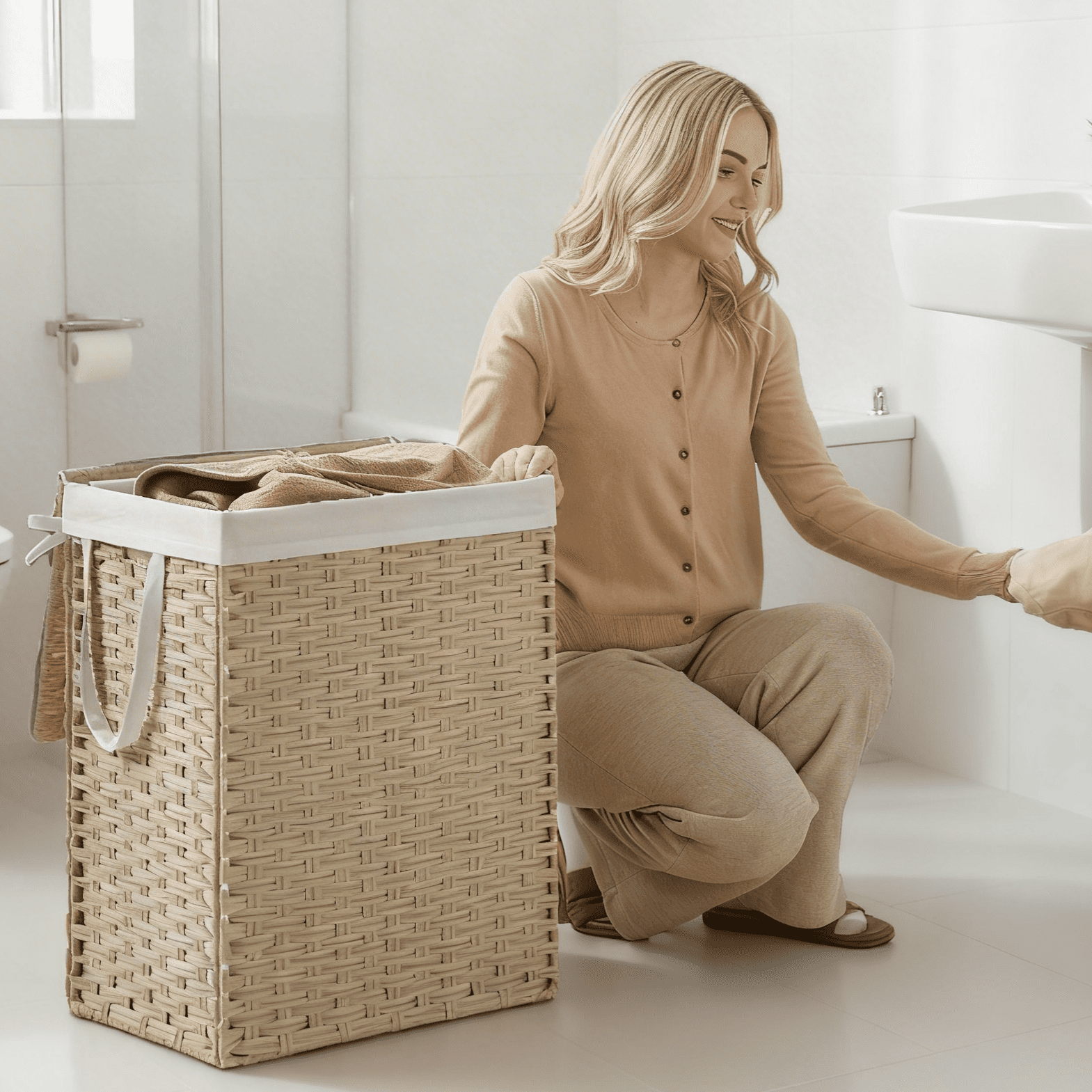 LEDREM Laundry Hamper with Lid, 23.8 Gallon Large Clothes Basket with Handles & Removable Liner, Synthetic Rattan with Metal Frame, Foldable & Ventilated, Summer Sand