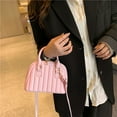 thumbnail image 4 of El bolso de hombro portátil con rombos de color sólido es adecuado para viajes diarios y para citas de fiesta. Rosa, 4 of 5