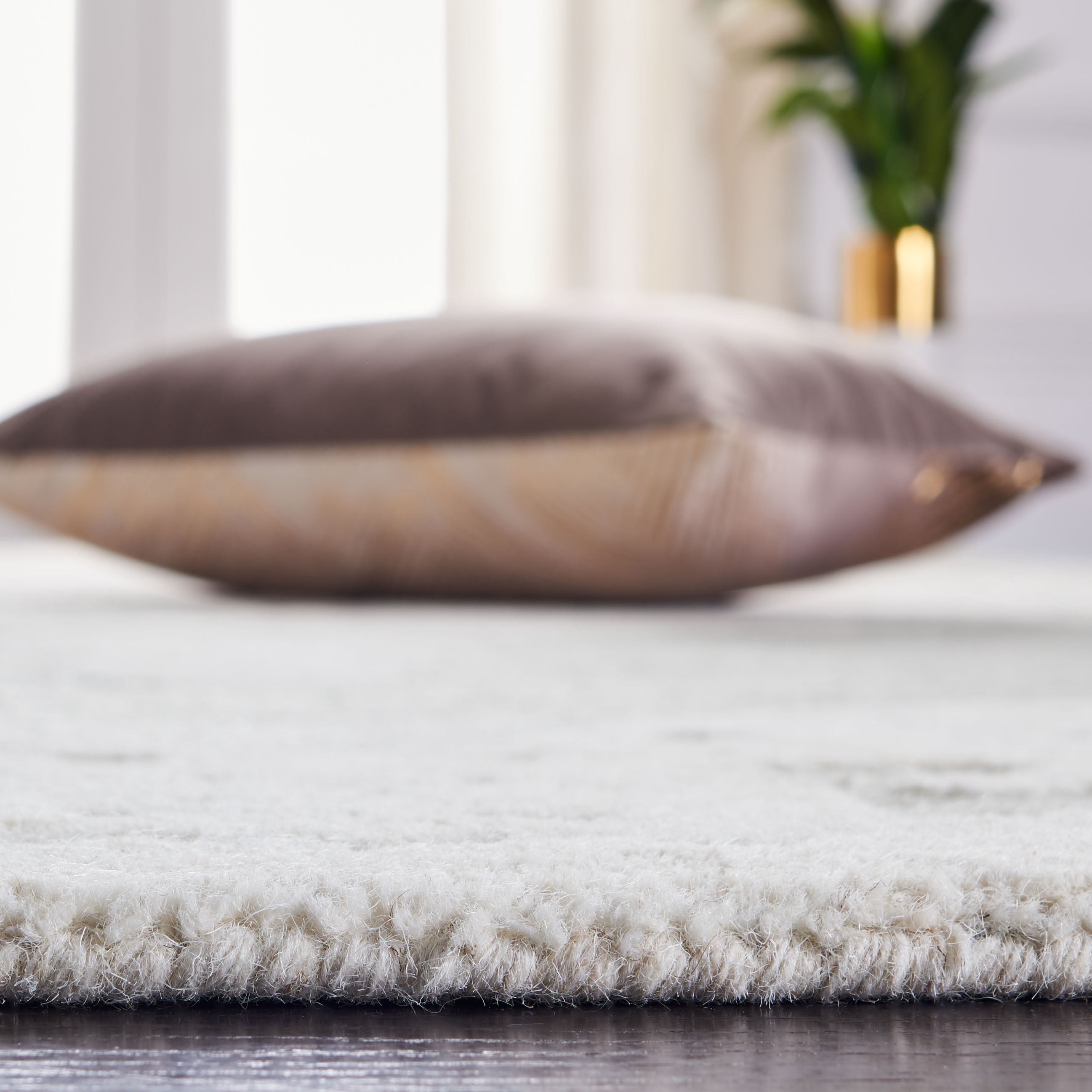 SAFAVIEH Micro-Loop Antonio Medallion Area Rug, Grey/Ivory, 5' x 5' Square