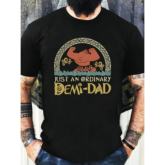 Men'S casual crew neck T-shirt, jersey short sleeves, printed with "Just an Ordinary Demi-Dad", 100% Cotton, 180G Weight, Machine Washable, Gift for Men and Women Mom and Dad Friends, S-XXXL, Black