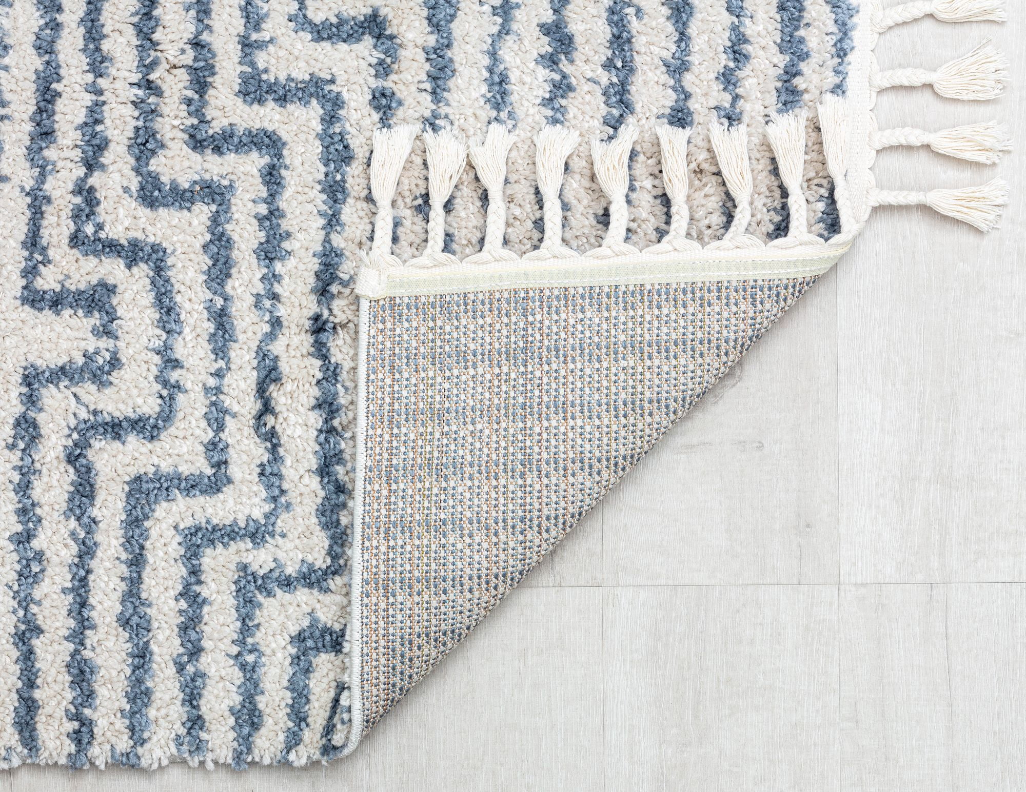 Rugs America BT20B Slowburn Stripe/Diamond Modern White Area Rug, 2'6" x 8'